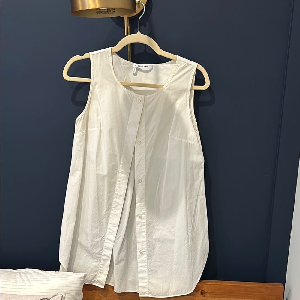 Women's White Sleeveless Top